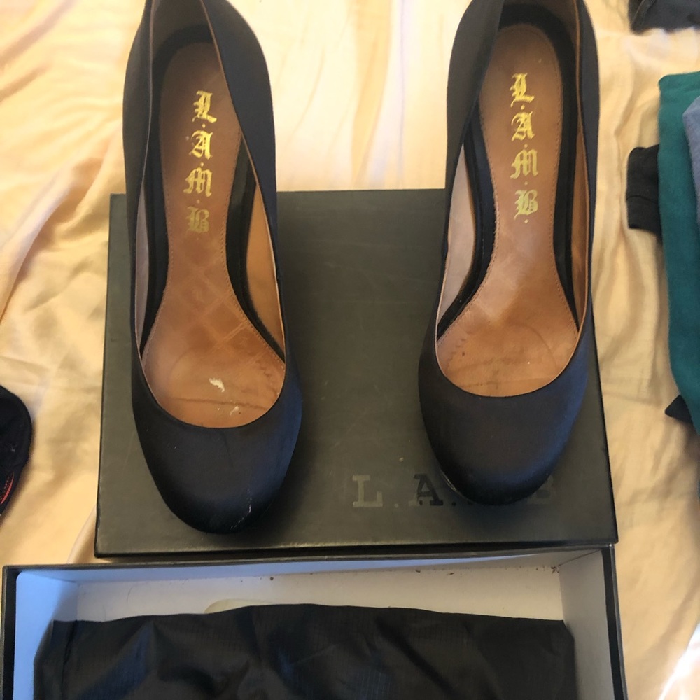 L.A.M.B. Black Round-Toe Pump Heels